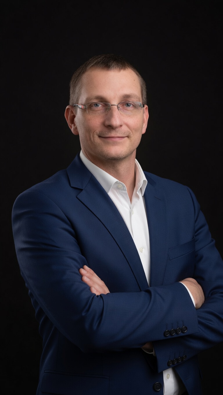 Radovan&nbsp;Varga, DOM‑REALÍT